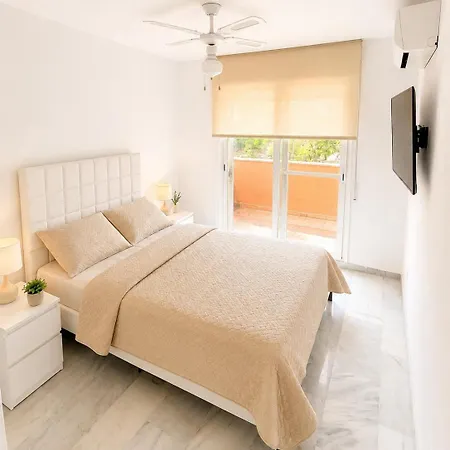 House With Pool, Private Garden And Parking Estepona