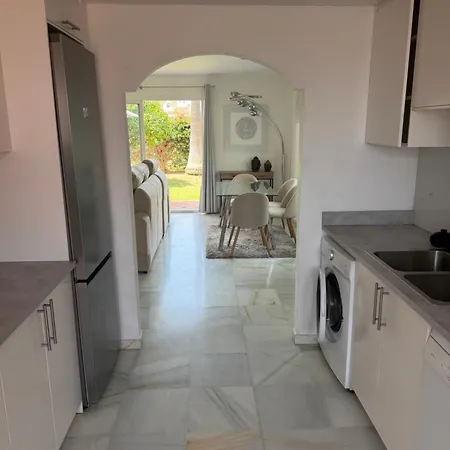House With Pool, Private Garden And Parking * Estepona